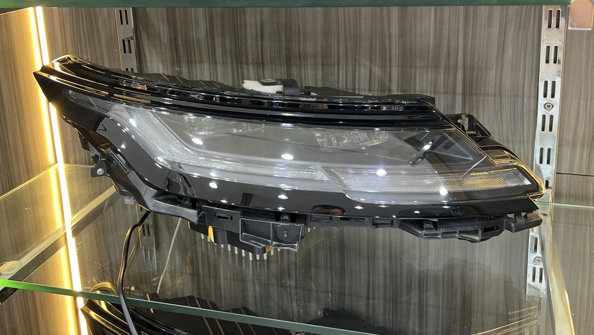 Land Rover Range Rover Evoque L551 Right Headlight