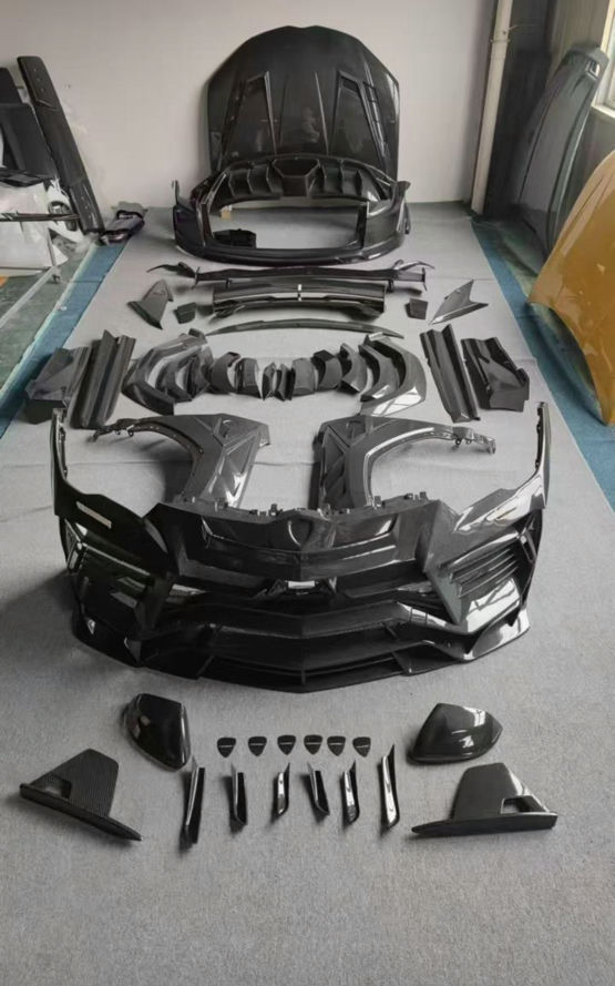 Lamborghini urus full forjet carbon