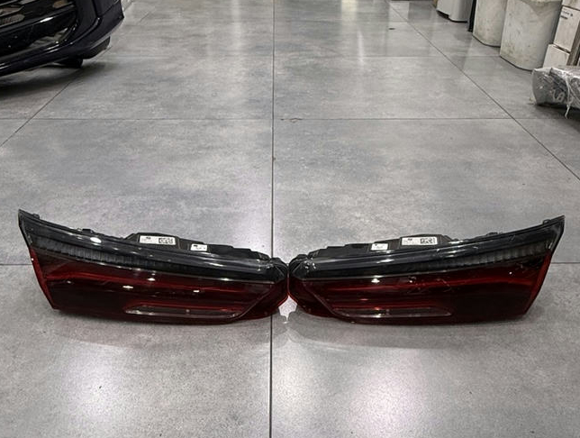 BMW 8 Series G14 G15 G16 Tail Lights Set LH & RH