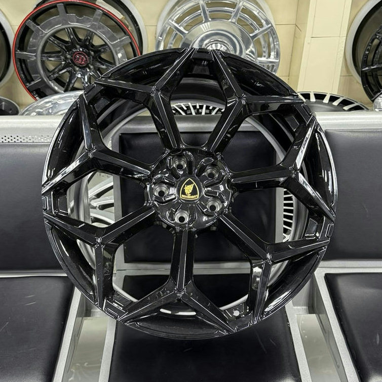Lamborghini Urus- R23 Gloss Black Alloy Wheel