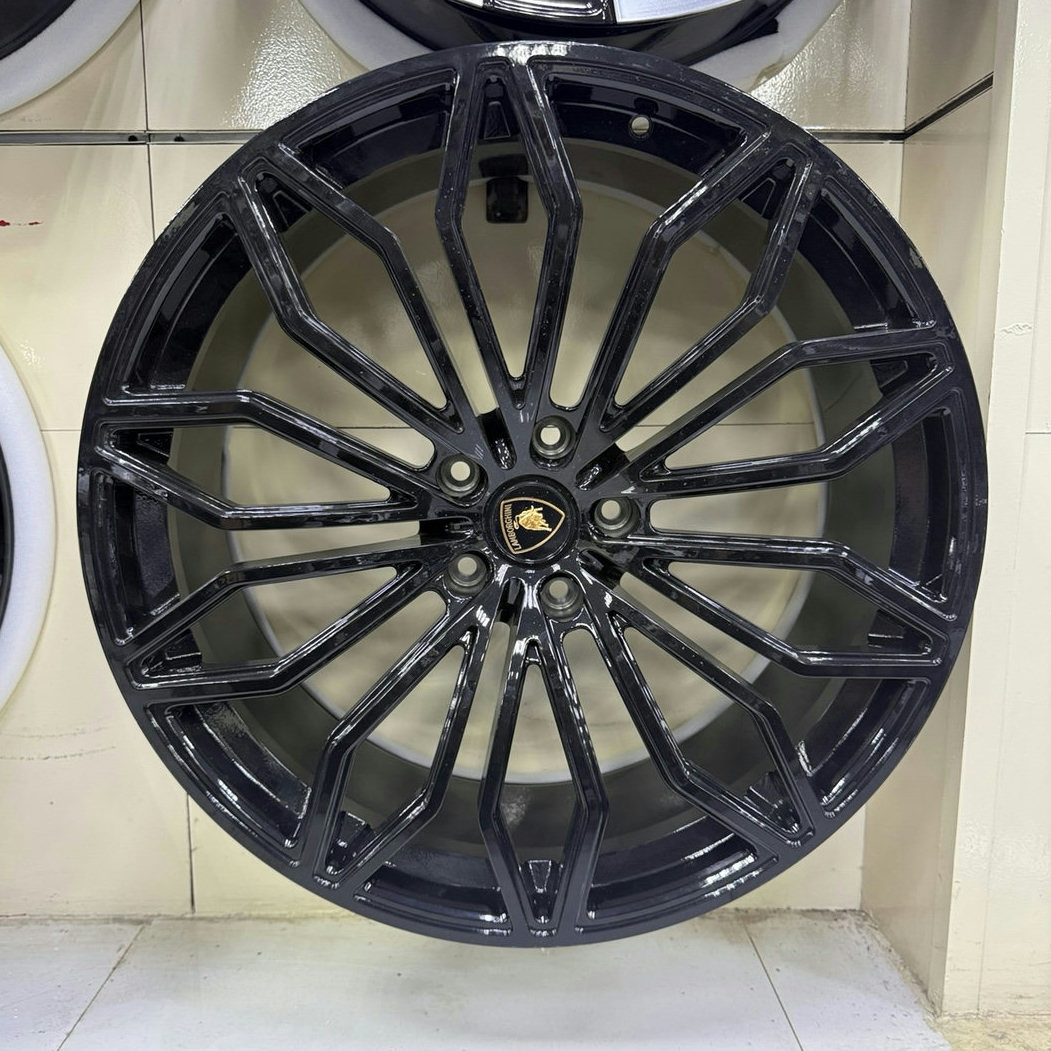 Lamborghini Urus - R23  Gloss Black Alloy Wheel