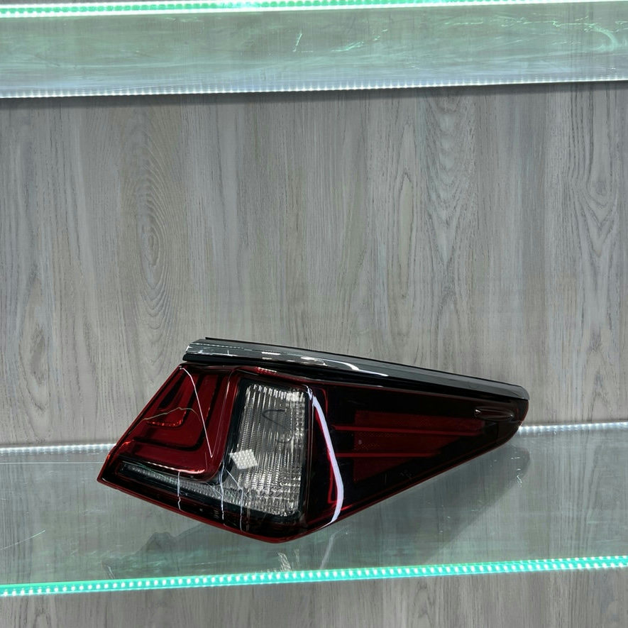 Lexus ES 350- Rear Right Taillight