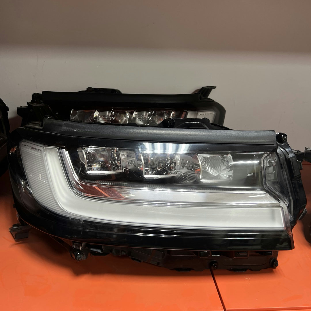 Toyota Land Cruiser 300 Series Full LED Headlights Pair