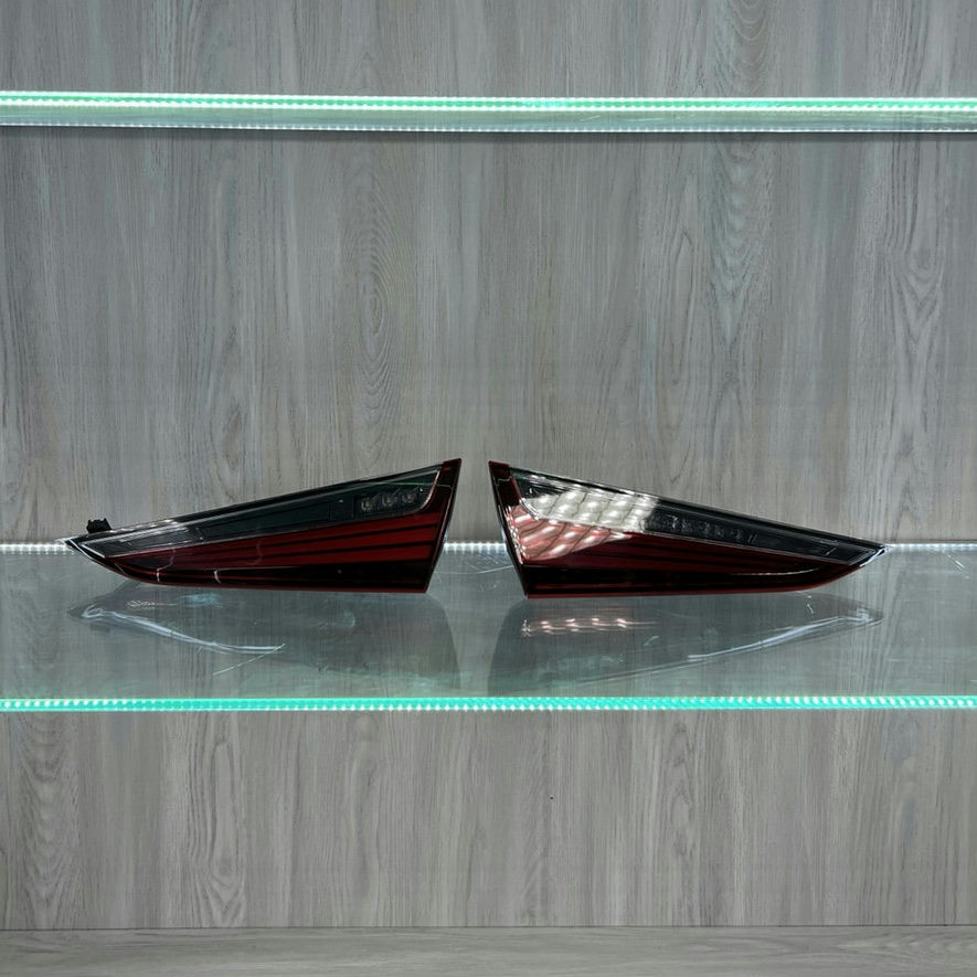 Lexus ES 350 - Tail Light Pair