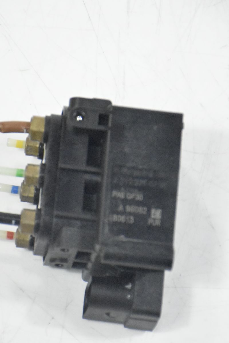 Air Suspension  A0993200258 VALVE BLOCK FOR MERCEDES BENZ CAR W213, W238, W253, W257 AND W290