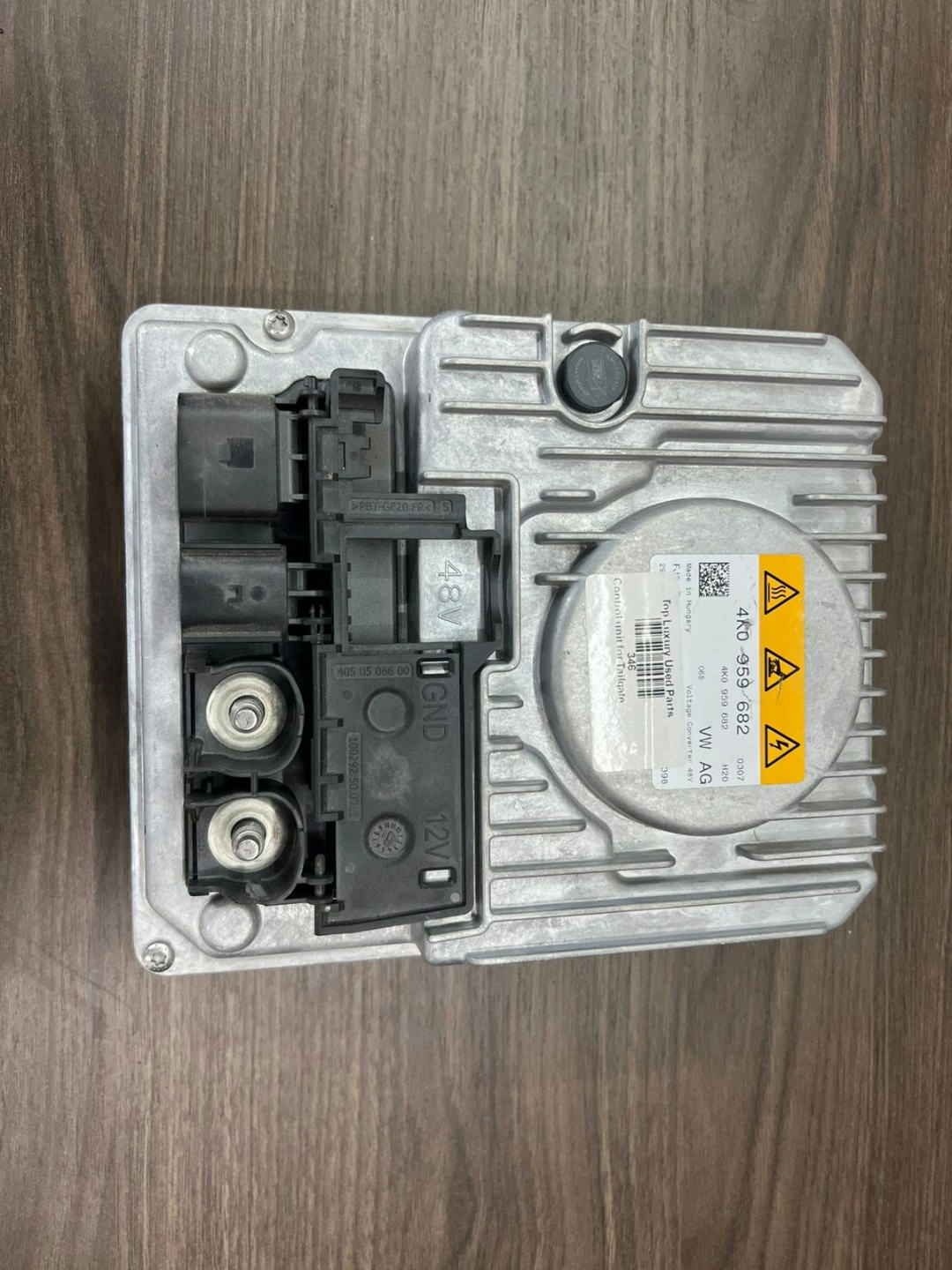 Lamborghini Urus Voltage Converter