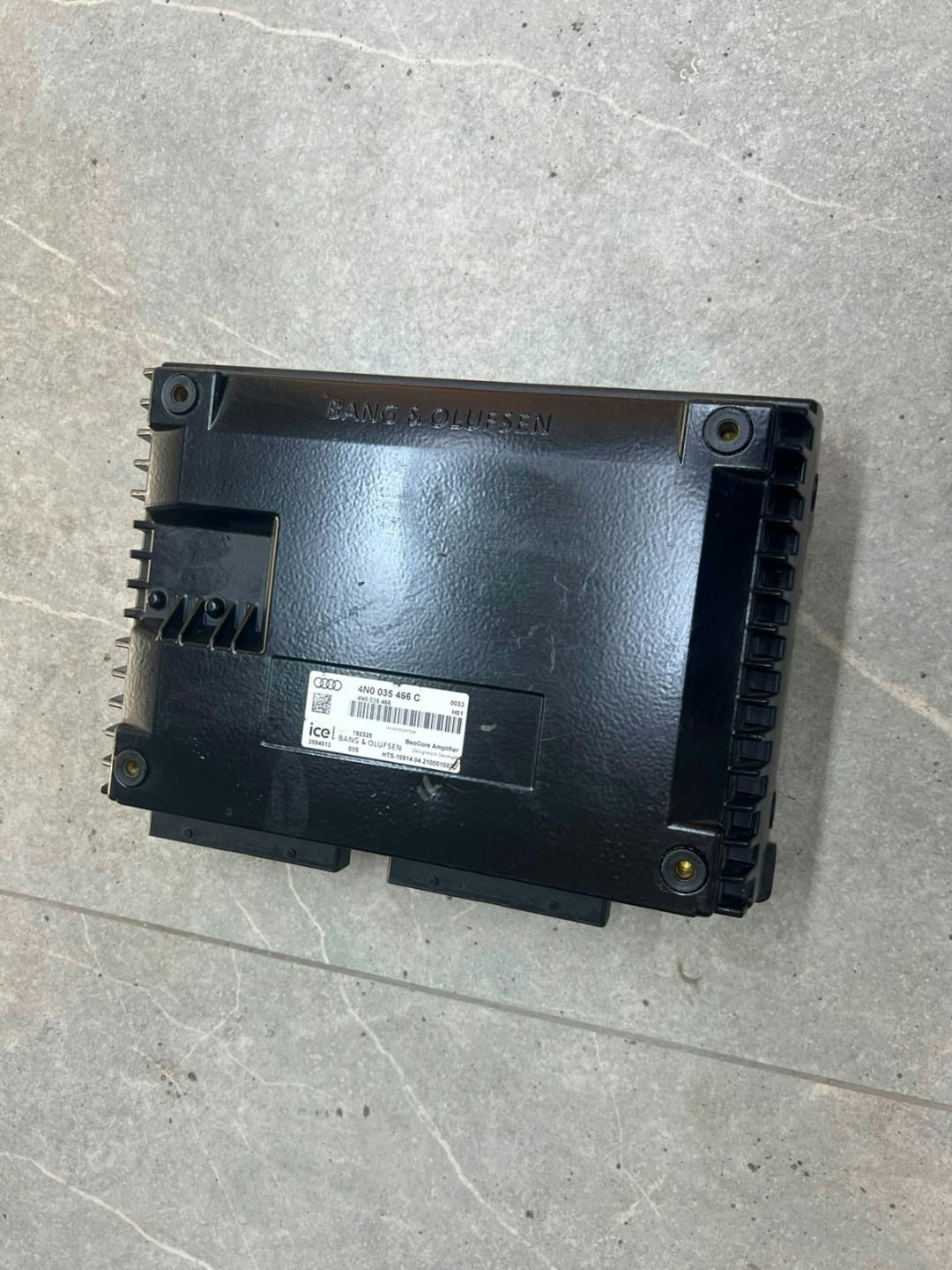 Lamborghini Urus Amplifier