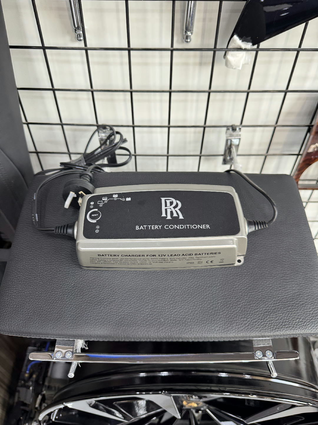 Rolls-Royce 12V Battery Conditioner Charger