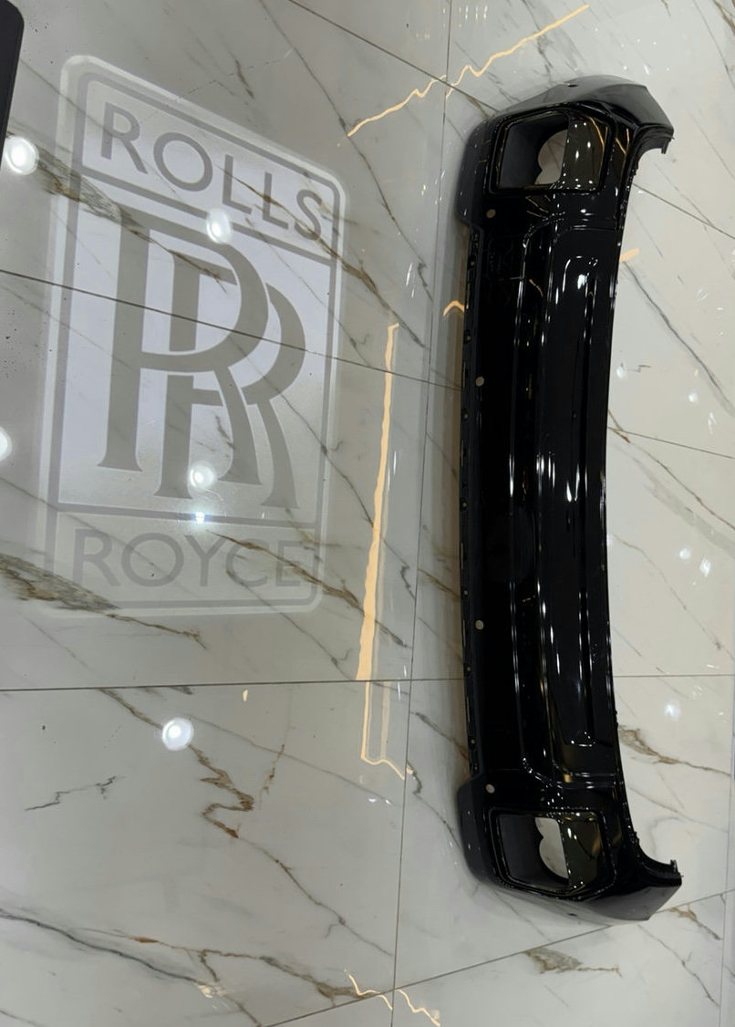 Rolls-Royce Cullinan Rear Bumper Gloss Black