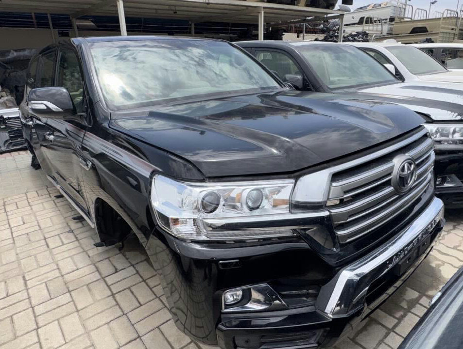 Toyota Land Cruiser J200 - Body KIT Black
