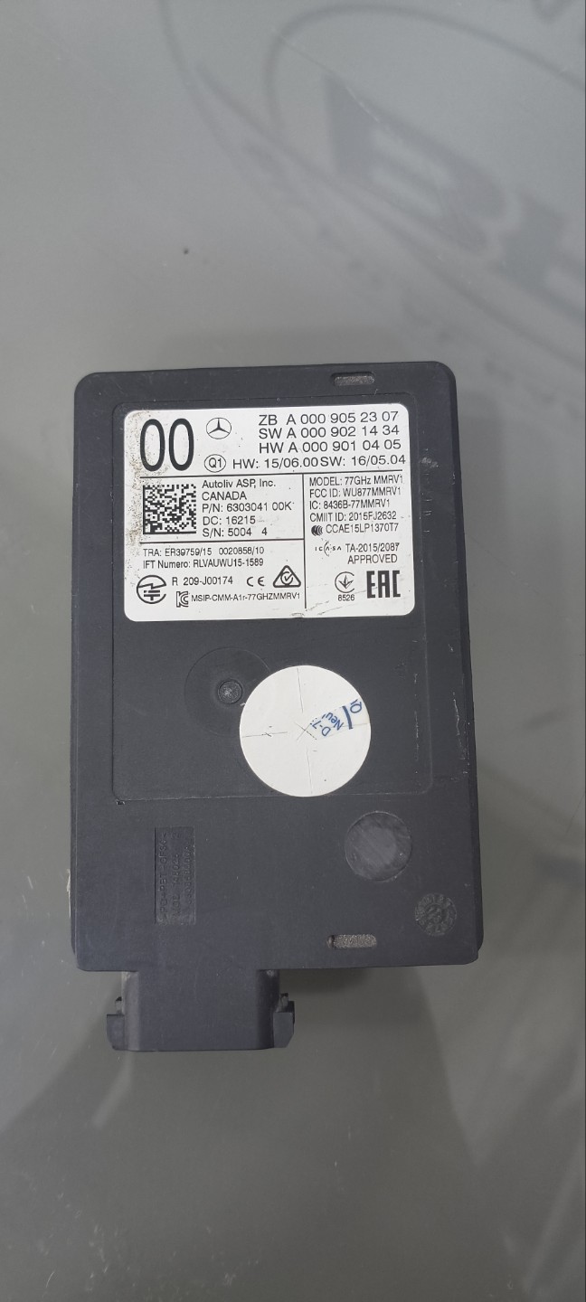 Mercedes-Benz Distronic Radar Sensor A0009052307