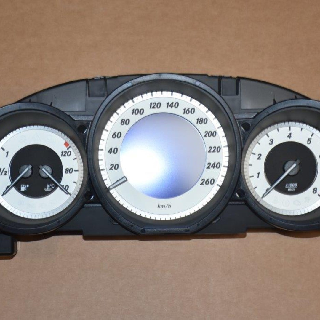 Mercedes-Benz C-Class W204 Instrument Cluster