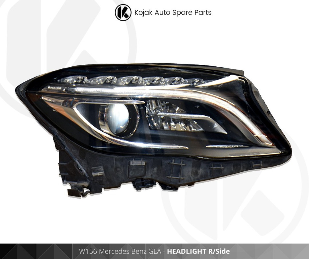 Headlight Right Mercedes-Benz GLA W156