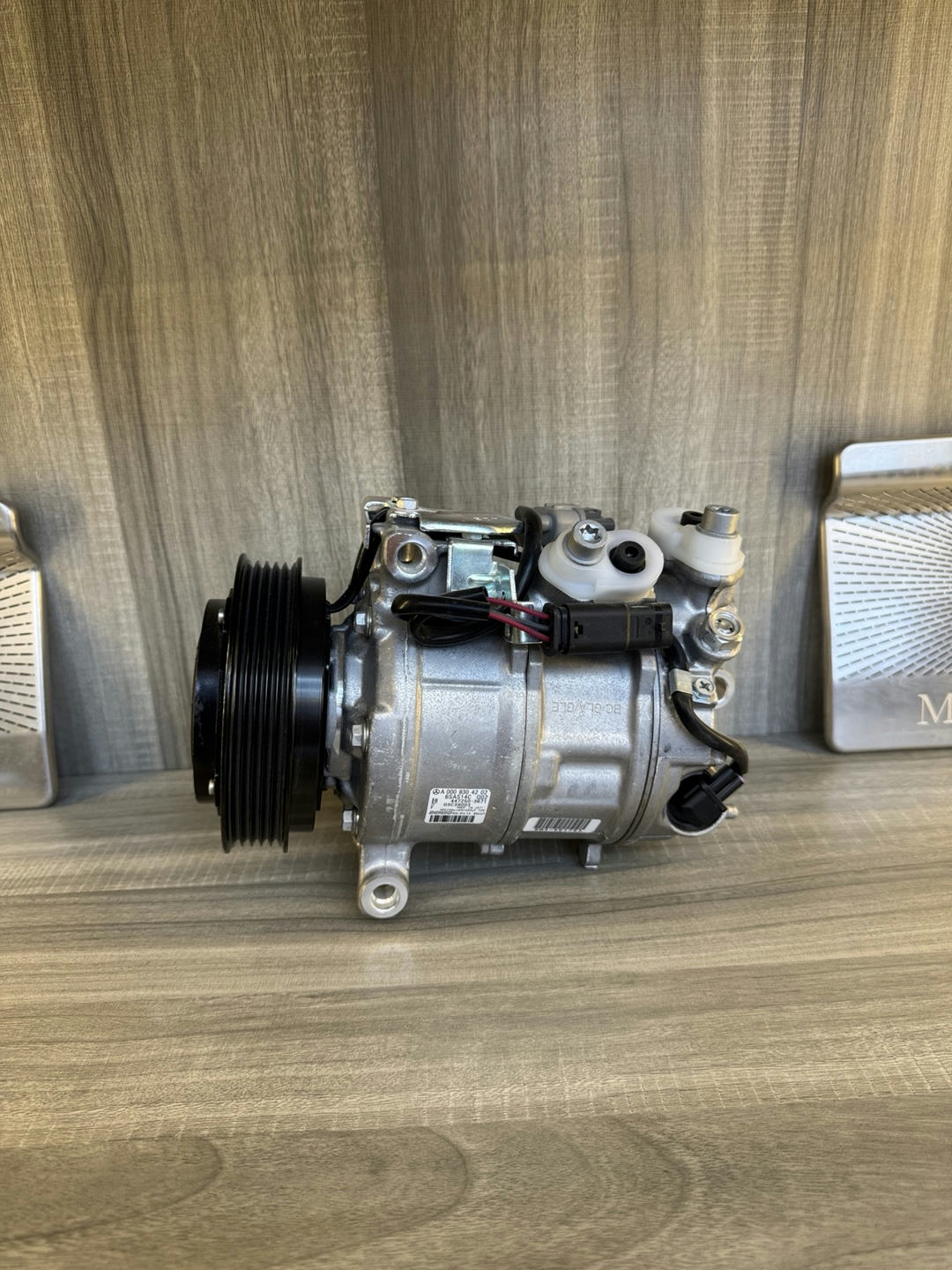 Mercedes-Benz  AC Compressor A0008304202