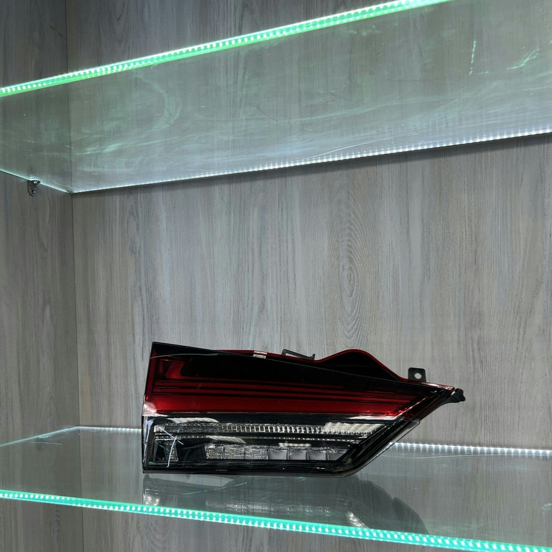 Lexus RX350 - Left Rear Taillight