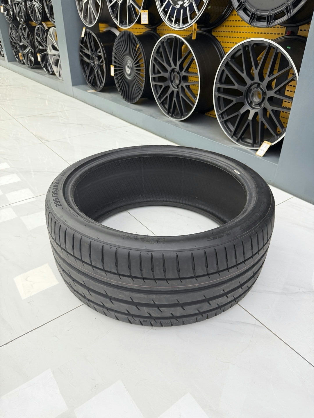 VITOUR M5 Performance EV Tire 295/35ZR24