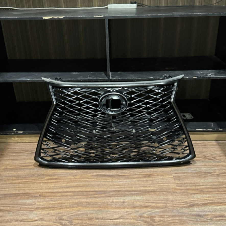 Lexus LX 570 -Sport Front Grille