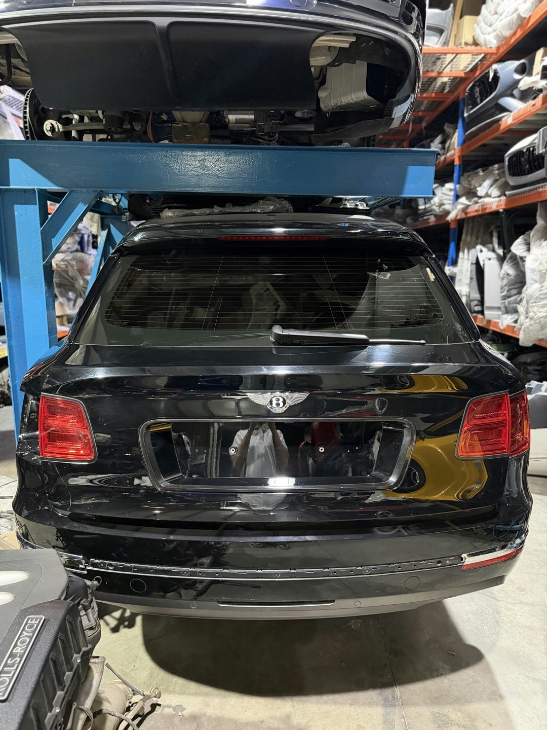 Bentley Bentayga Rear Body Cut Section Black