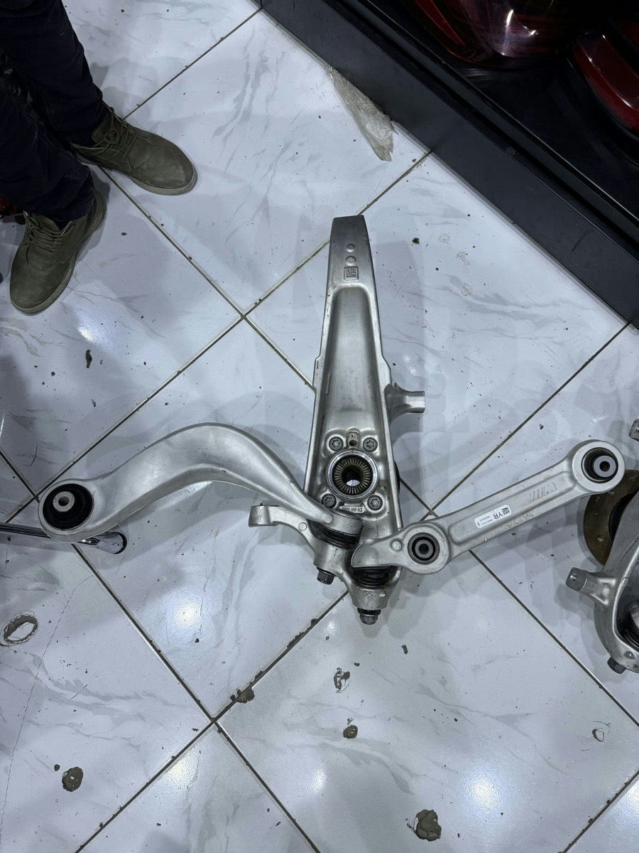 Suspension g90 BMW m5 2025 right side