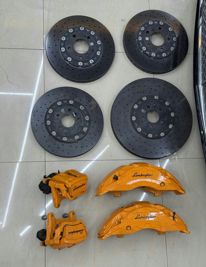 Lamborghini Urus -  Carbon Ceramic Brake Kit