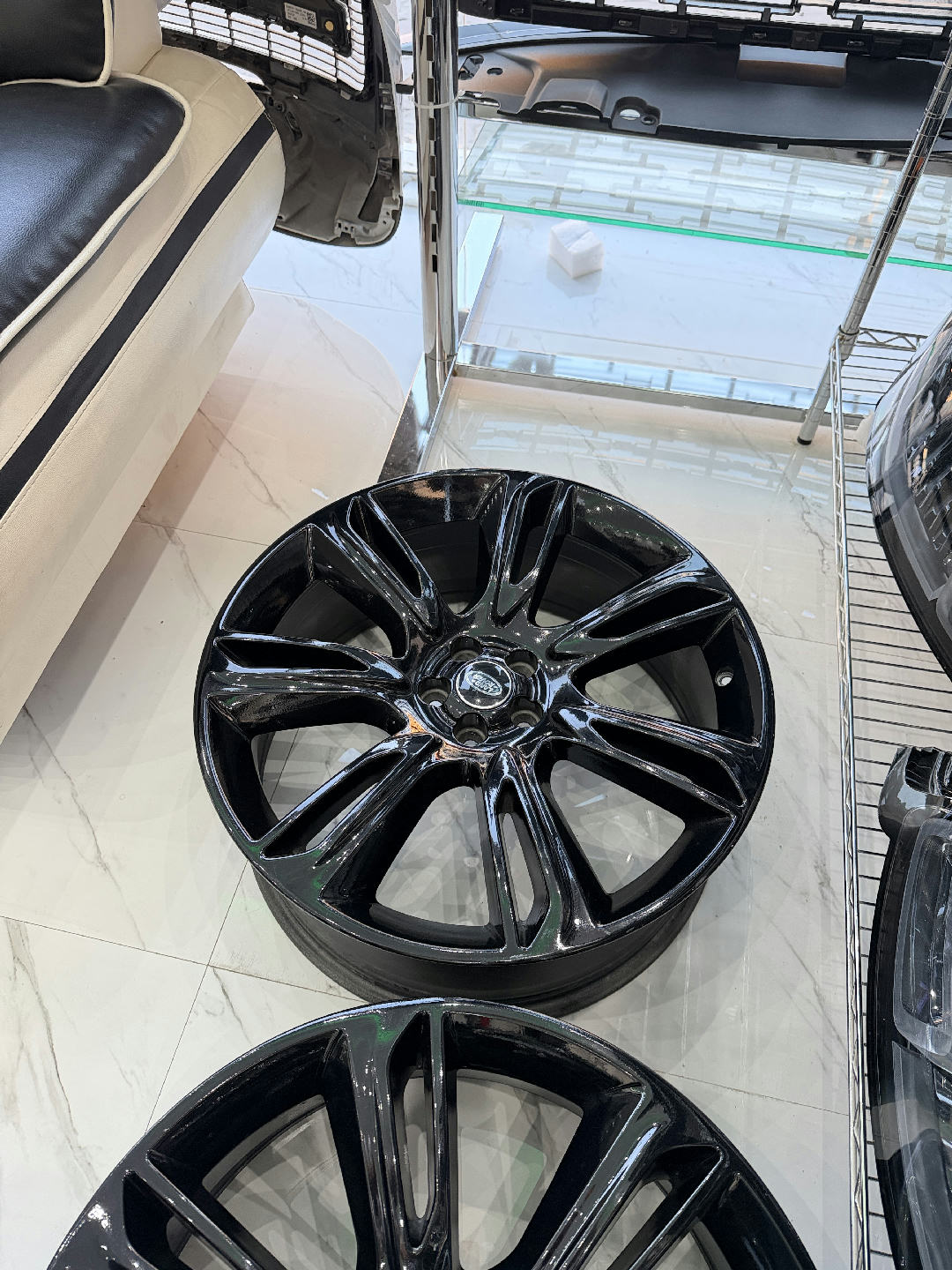 Land Rover Range Rover L405/L494 22-inch Black Alloy Wheel