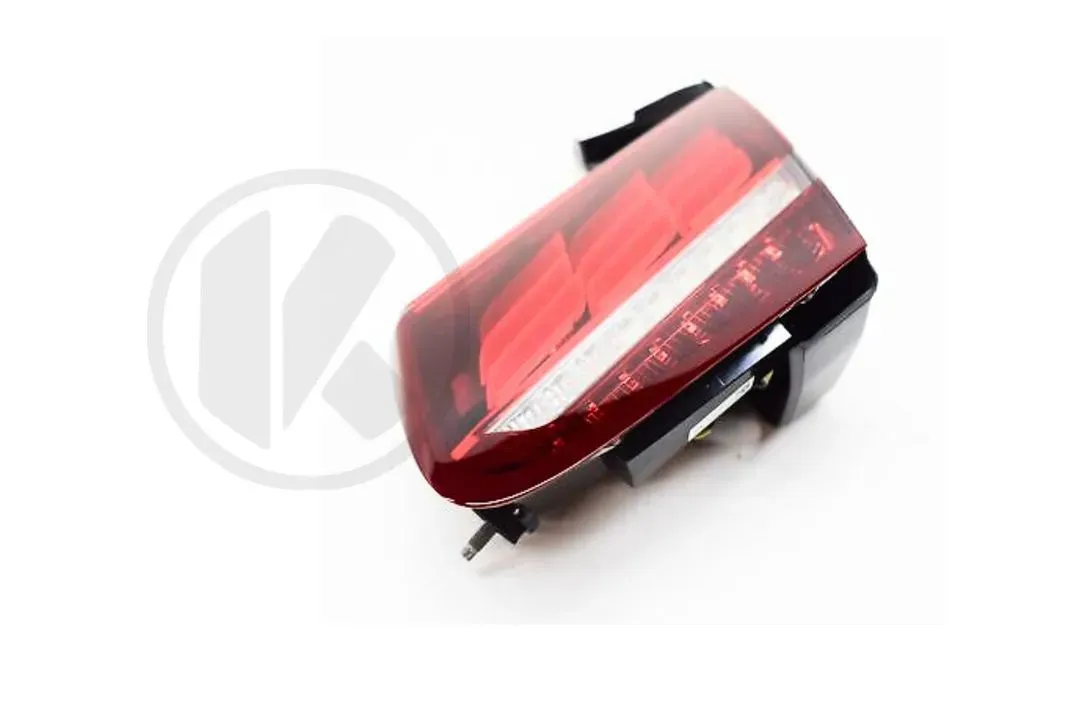 REAR LAMP COMBINATION Trunck lid right
