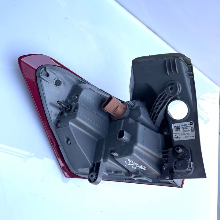 Tail Light (RH) - 2019 Chevrolet Equinox