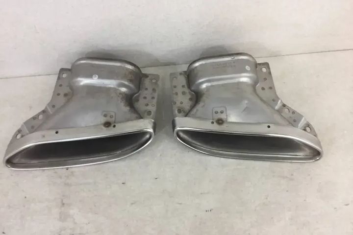 W222 TAIL TIPS AMG