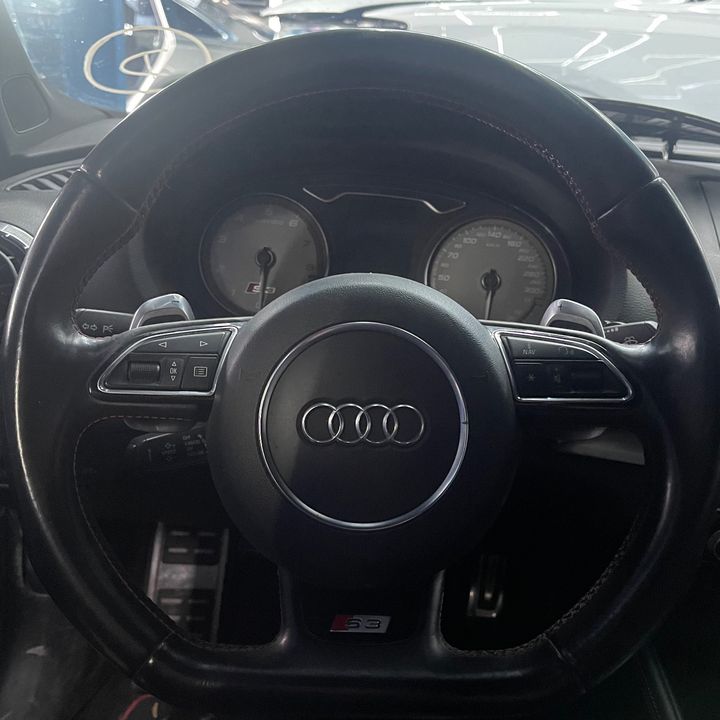 Steering wheel - 2016 Audi S3