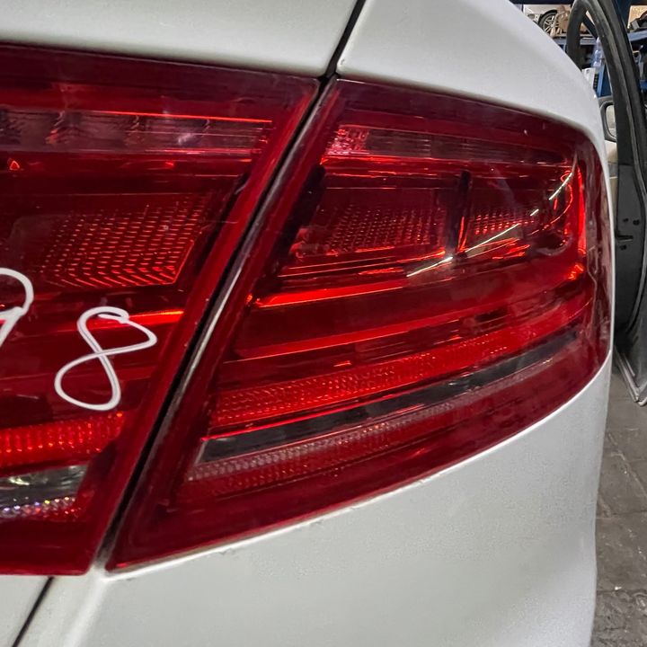 Tail Light (RH) - 2014 Audi A8 L