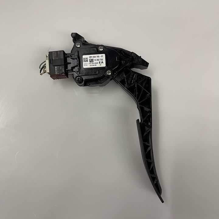 Accelerator pedal - 2010 Chevrolet Cruze LS
