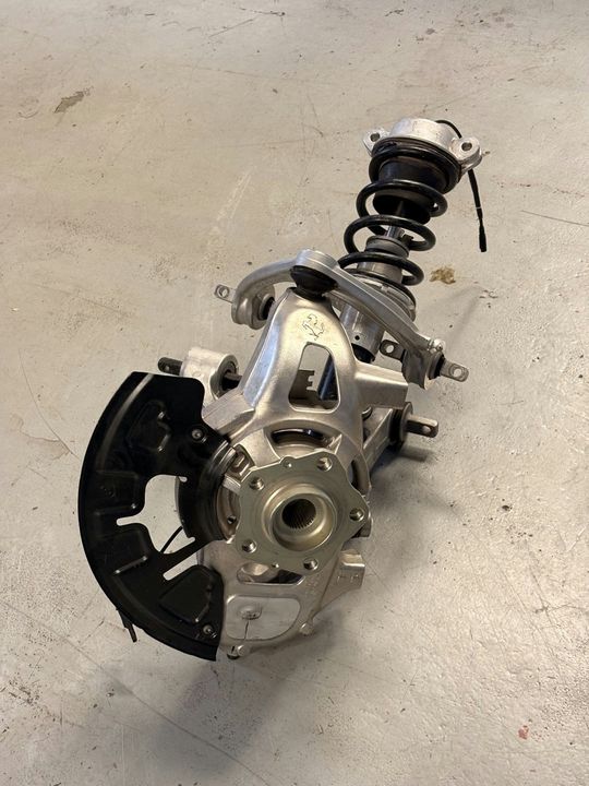 Ferrari 296 Front suspension  Assembly