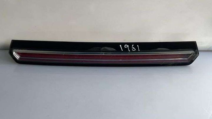 Tail Light (Center) - 2016 Cadillac Escalade ESV LUXURY