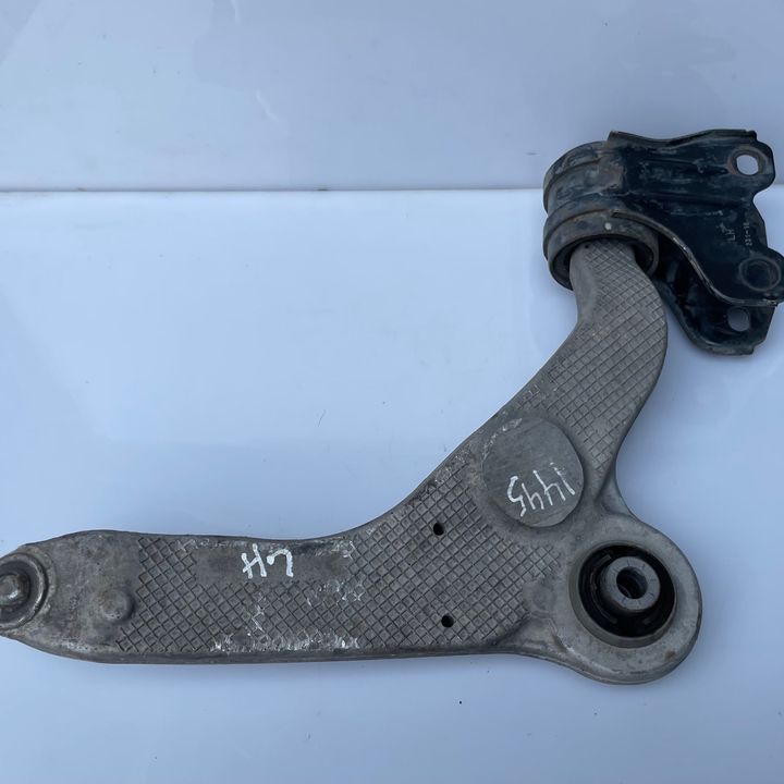 Lower Arm(LHF) - 2017 Lincoln Continental Livery
