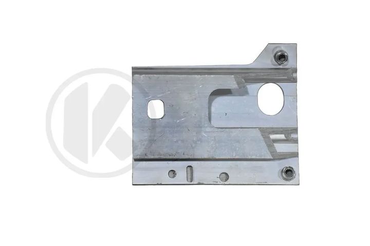 BRACING - Right crossmember
