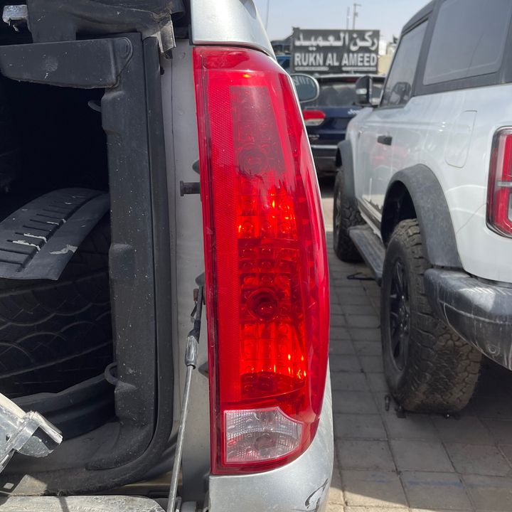 Tail Light (RH) - 2011 Cadillac Escalade Luxury