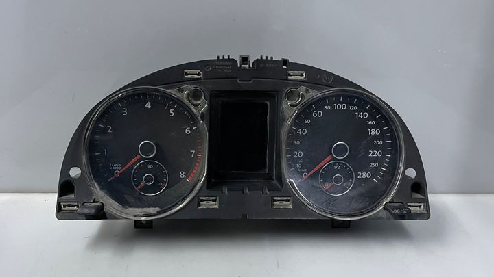 Speedometer - 2012 Volkswagen Passat