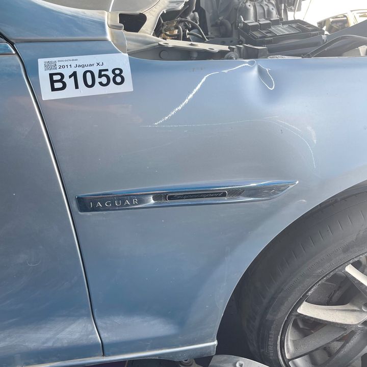 Fender (LHF) - 2011 Jaguar XJ