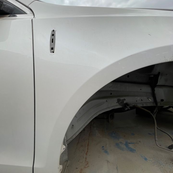 Fender (RHF) - 2015 Lincoln MKS