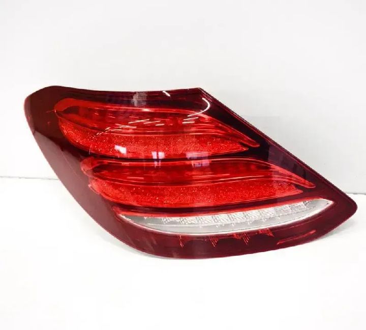 a2139067700   rear light l1