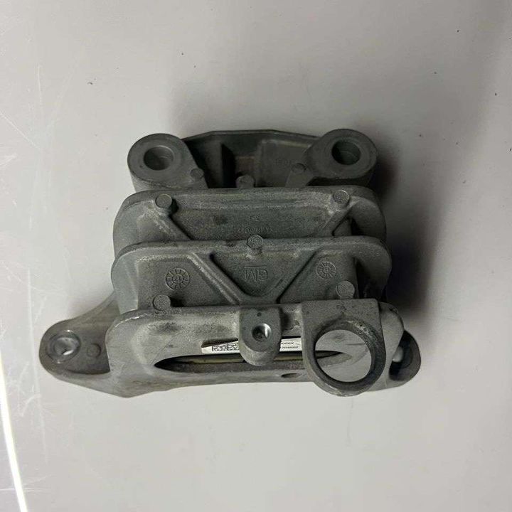 Engine mounts - 2018 Chevrolet Equinox