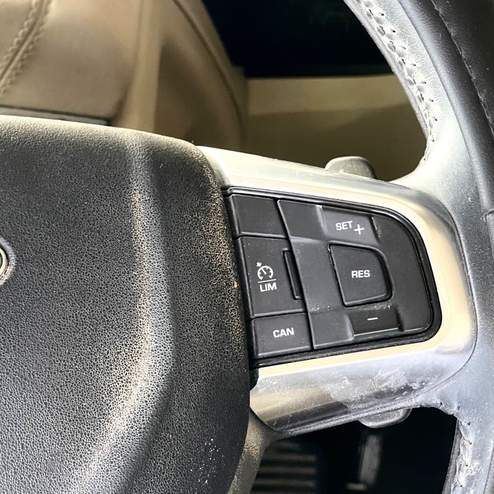 Steering wheel - 2016 Land Rover DISCOVERY SPORT
