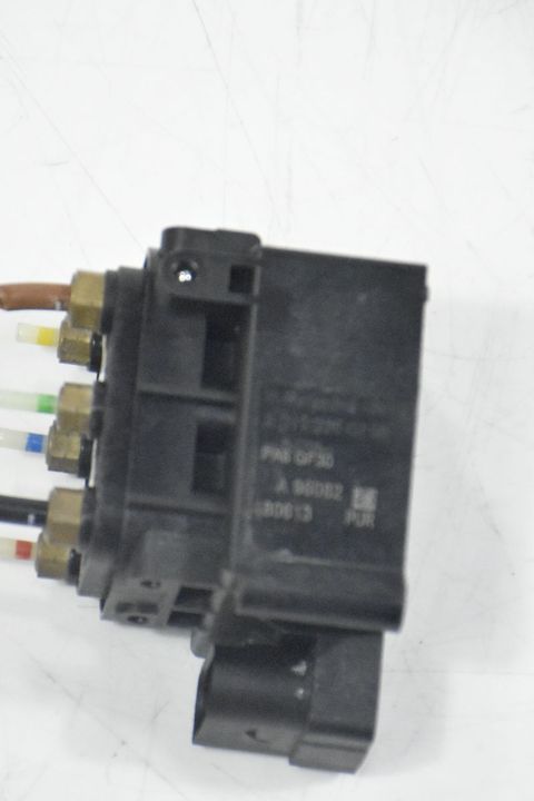 Air Suspension  A0993200258 VALVE BLOCK FOR MERCEDES BENZ CAR W213, W238, W253, W257 AND W290