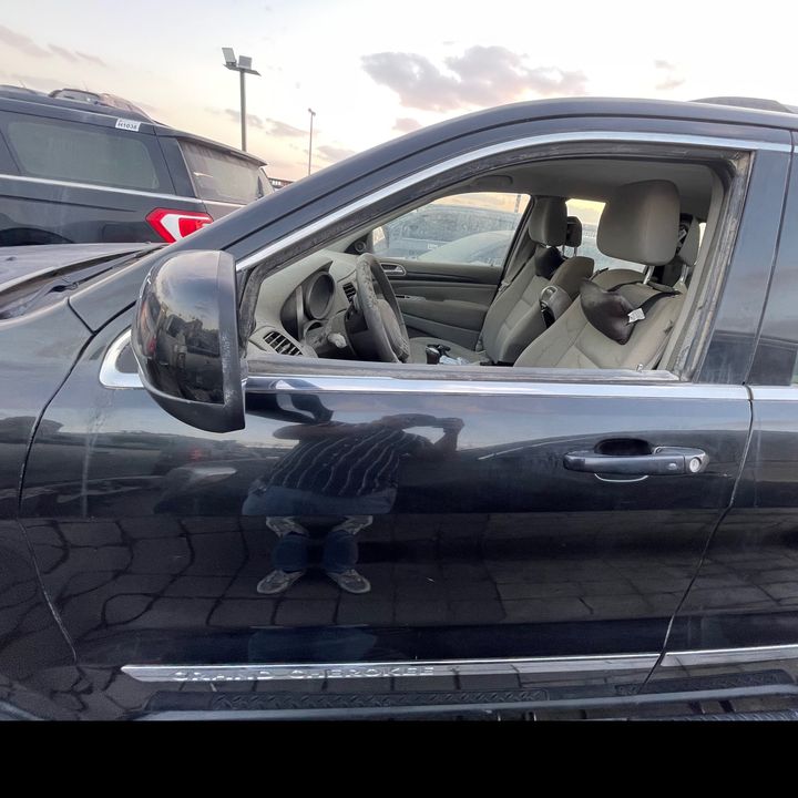 Door (LHF) - 2012 Jeep Grand Cherokee Laredo WK