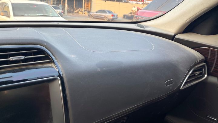 Dashboard - 2019 Jaguar F PACE