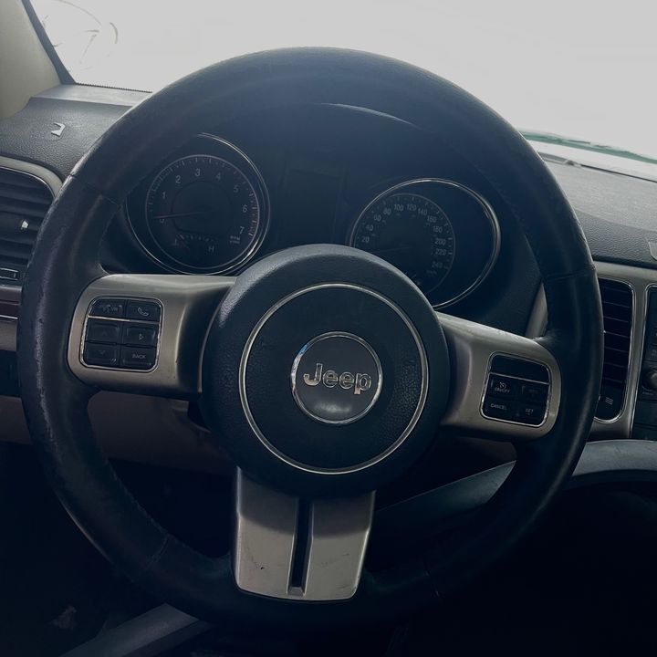 Steering wheel - 2013 Jeep GRAND CHEROOKE