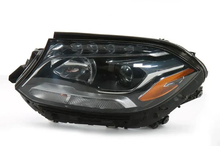 a1668202100   headlight l