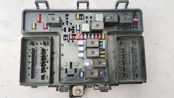 Fuse box - 2016 Lincoln MKX