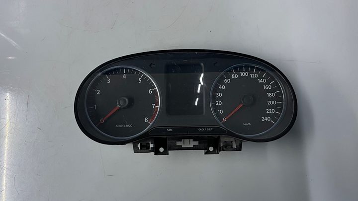 Speedometer - 2013 Volkswagen Amarok