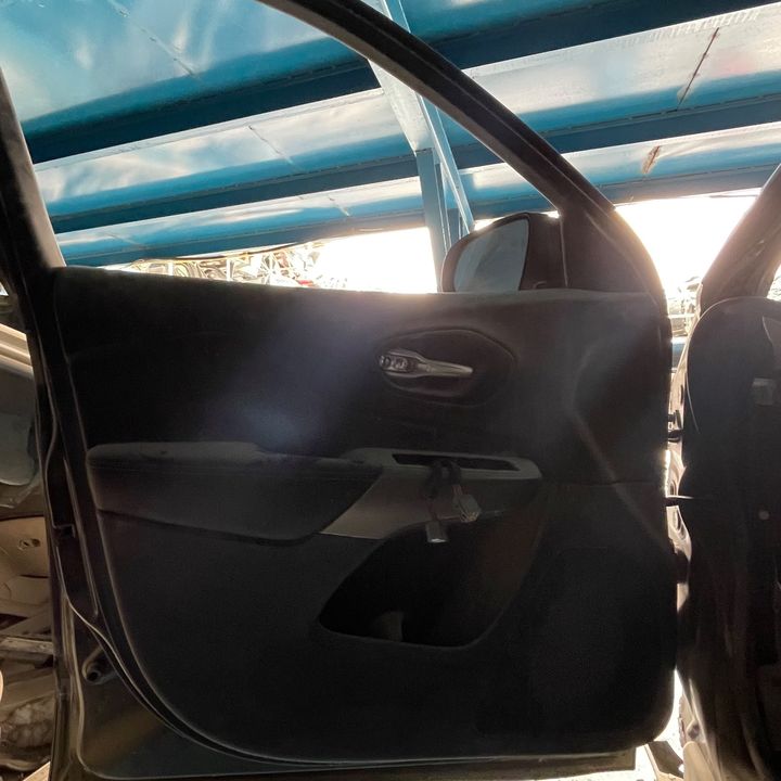 Door (LHF) - 2019 Jeep Cherokee